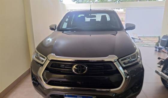 TOYOTA HILUX 2.8 D-4D TURBO DIESEL CD SRX 4X4 AUTOMÁTICO